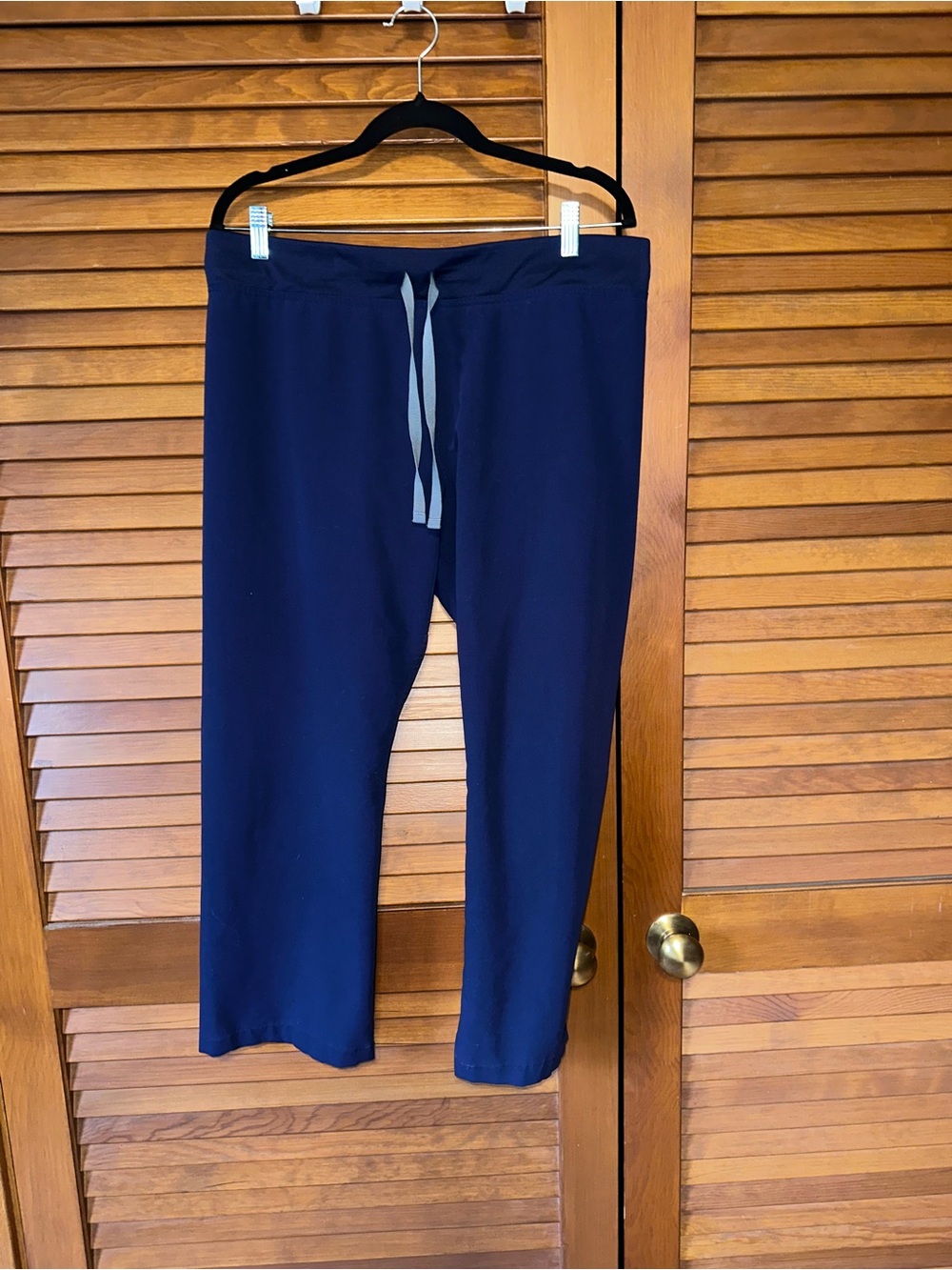 Figs Livingston Navy Blue Scrub Pants - size Large, petite length